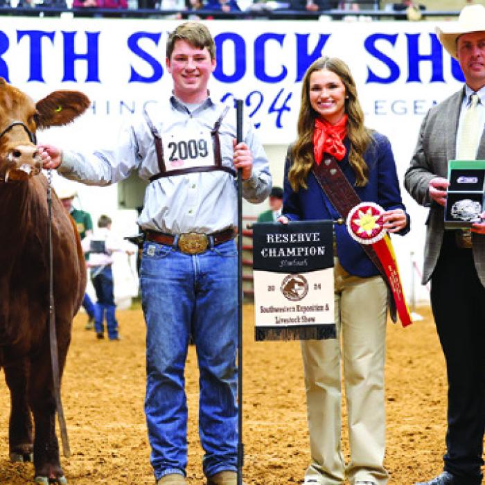 Mau Has Outstanding Week in Cowtown