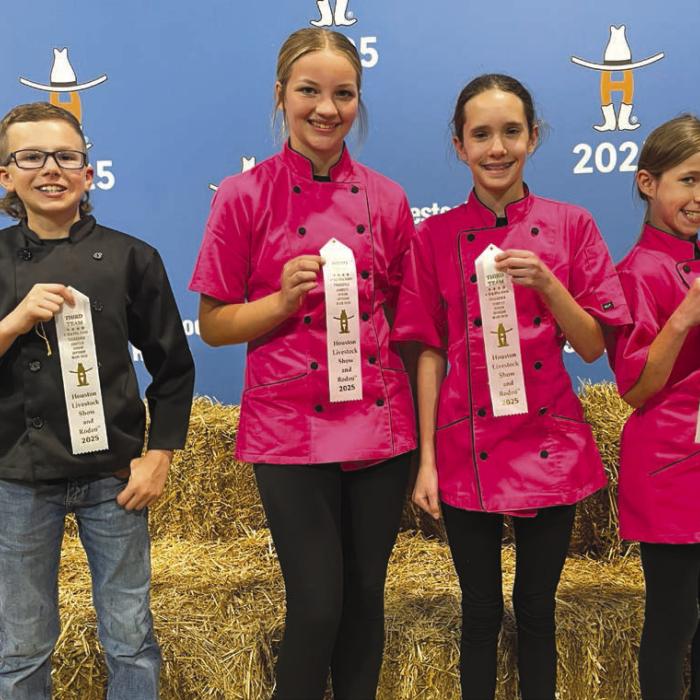 3rd Place Junior Main Dish: Tate Fritsch, Kaylyn Beseda, Kloey Noska, and Emory Malota.