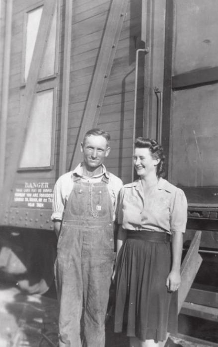 Living in a boxcar rolling up and down Texas railroad tracks suited Arnold and Martha just fine.
