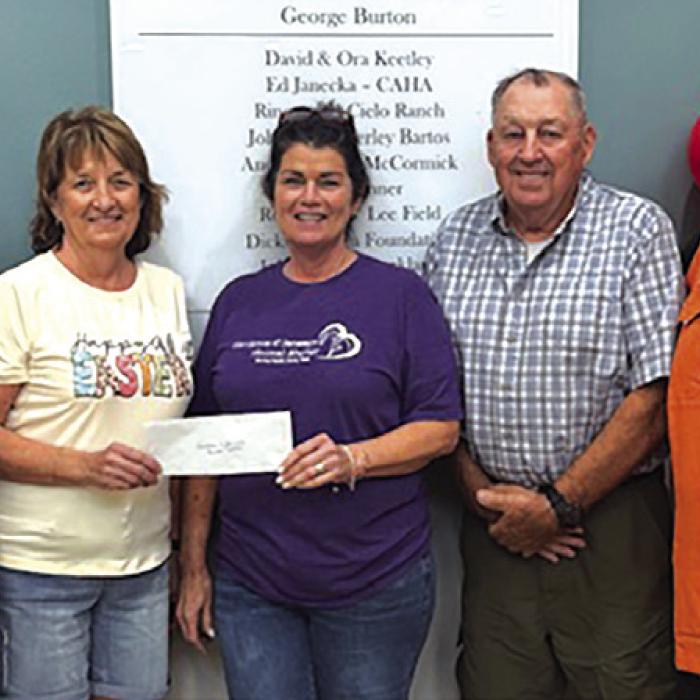 Hermann Sons Life, Plum, recently made a donation to Gardenia E. Janssen Animal Shelter. Pictured (l to r): Kim Bartos, GJAS Board Treasurer, Jackie Wessels, HSLP Secretary, Teresa Brown, GJAS Ex. Dir., Wilbert Hoffman, HSLP President, and Frank Reichert, GJAS Board President