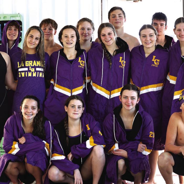 LHS Swim Team Does Well at El Campo Meet