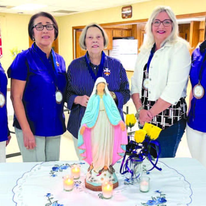 Court Annunciation No. 1962 Newly Installed O cers for the two-year term of 2026-2028, from left, Financial Secretary Shirley Antosh, Vice Regent Mary Lou Anderle, Regent Marilyn Kothmann, Recording Secretary Roxanne Bailey, and Treasurer Aimee Krause.