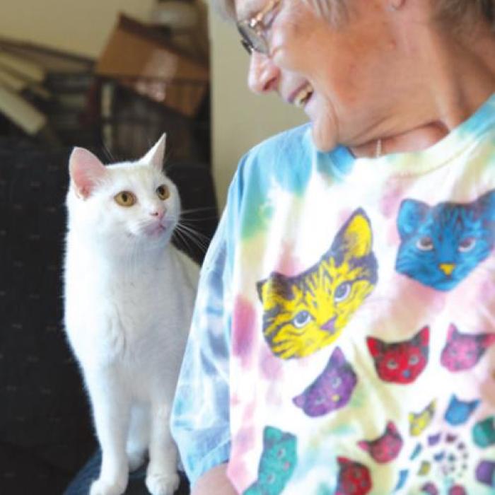 The AniMeals on Wheels program will provide senior clients of Meals on Wheels with pet food once a month, pet supplies as needed, and assistance with basic veterinary care.