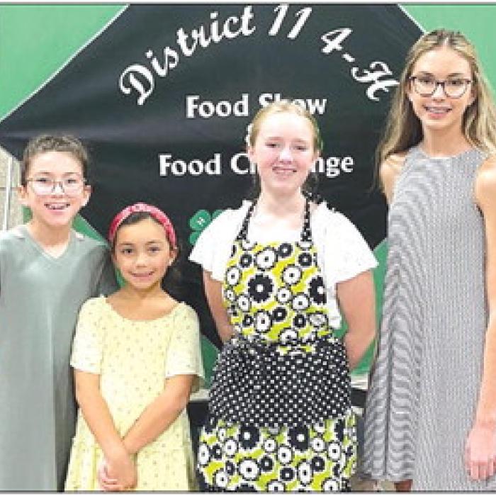 Food Show competitors: Taylyn Newton, Chloe Oliva, Sarita Kinsey, and Tori Newton.