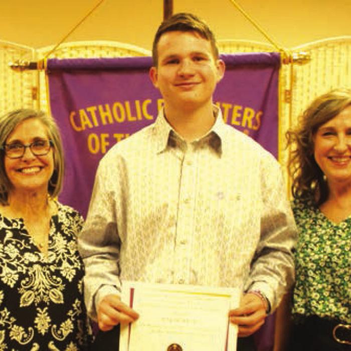 Barbara Brauner Memorial Scholarship was presented to Ely Glisson, son of Ramona and David Glisson, and was presented by Carol Smolik and Dianne Carnley.