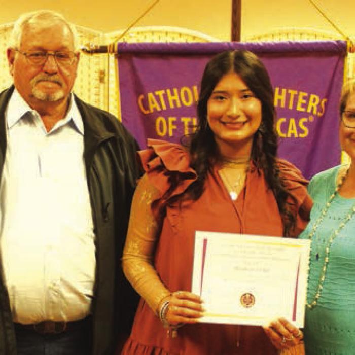 Carol Roensch Memorial Scholarship was awarded to Andrea Ortiz, daughter of Jessica and Ramon Ortiz, and was presented by Billy Roensch and Mary Jane Henning.