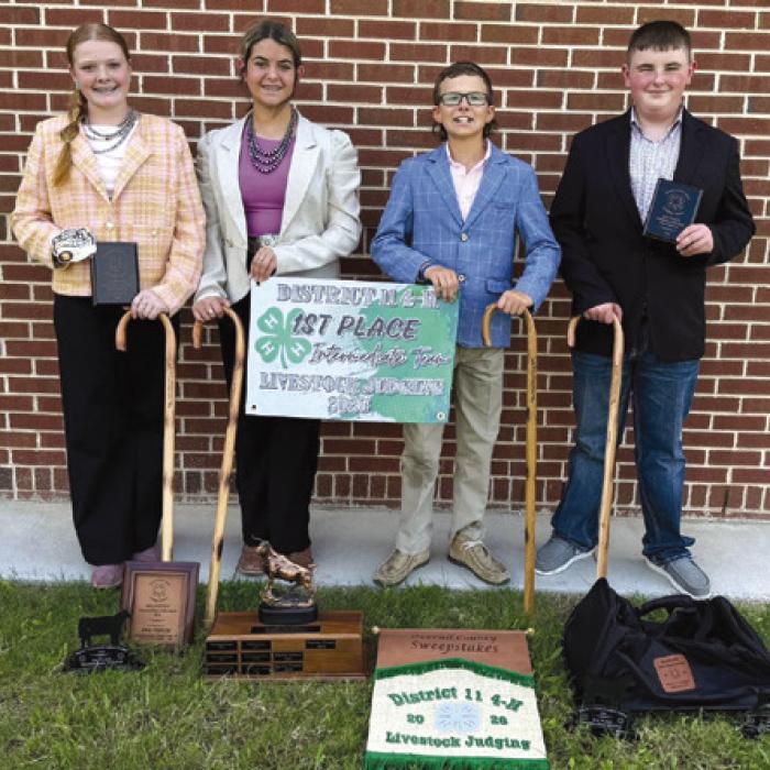 Champion Intermediate Team: Kaisley Janecka, Adalyn Carrales, Tate Fritsch, and Abraham McBride.