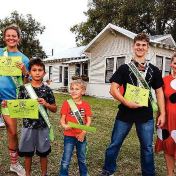 Race Winners: (L-R) Penny Bartek w/ mom Cara Bartek, Tripp Brown, Rilee Kusy, Will Hooper, DeeAnn Hooper/Turtle Wing Founder.