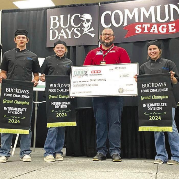Champion Intermediate Team: Buc Days Representative, Kandon Kaspar, Scotti Beseda, HEB Representative, MacKayla Griffin, and Hailey Janish.
