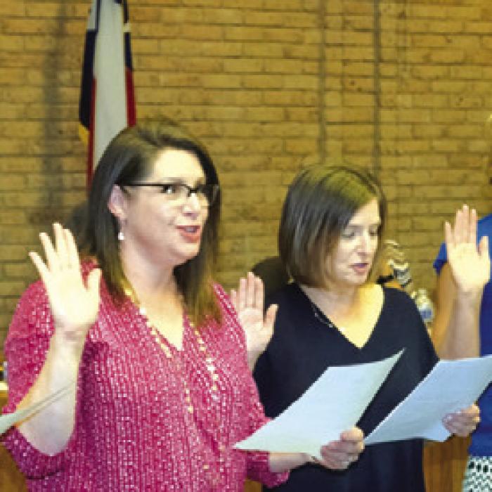 New LG Government Takes Oath