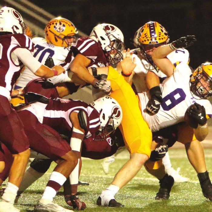 Sinton Ends La Grange’s Football Season in Area Round