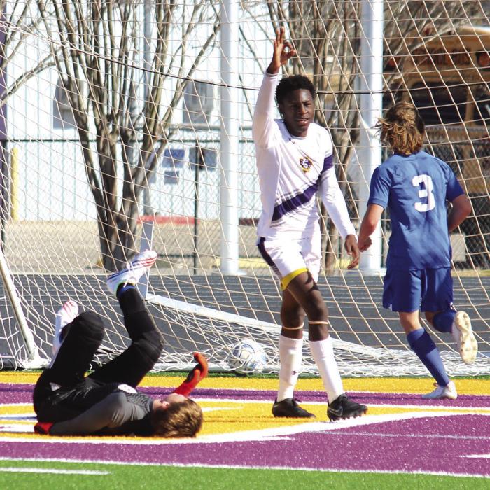 Davis’ Hat-Trick Highlights Home Tourney for LG Soccer