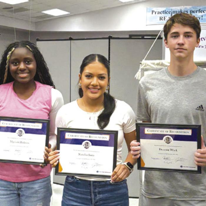 La Grange Leo Club Welcomes New Officers