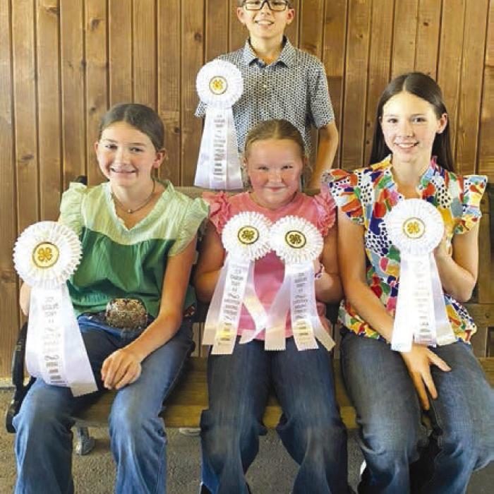 3rd Place Junior Team front from left: Laramie Laake, Abigale McBride, Alexis Berckenhoff, Back Row: Tate Fritsch.