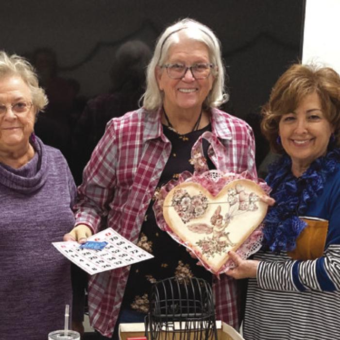 Chery Wilson winner Heart Donated by our talented Marta Beckmann and $10 giftcard donated by Ginni Berwick.