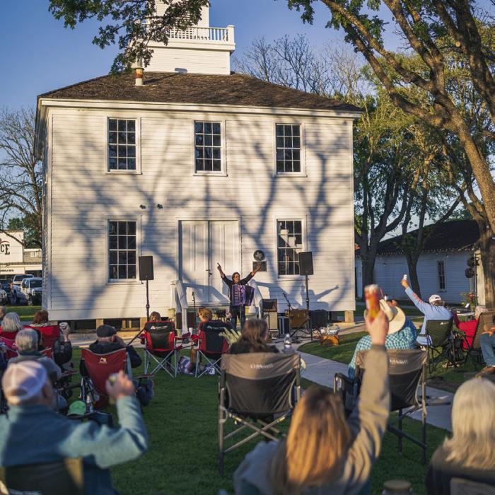 Fayetteville Courthouse Music Series