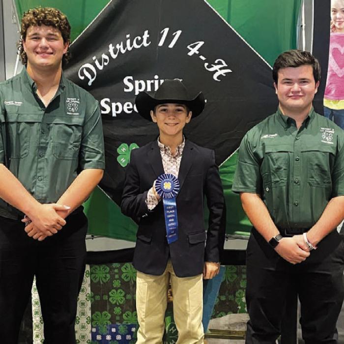 1st Place Public Speaking – Cooper Green, District 11 4-H Officer, Crockett Guenter, and Logan Poncik, District 11 4-H Officer.
