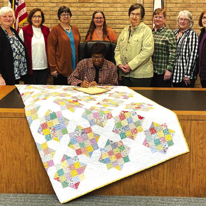 Mayor Proclaims February as Quilt Guild Month