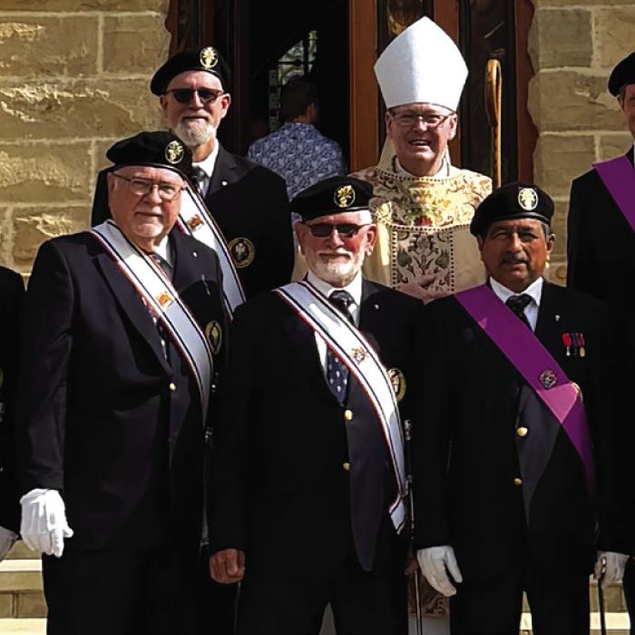 4th Degree Knights Participate in Praha Mass