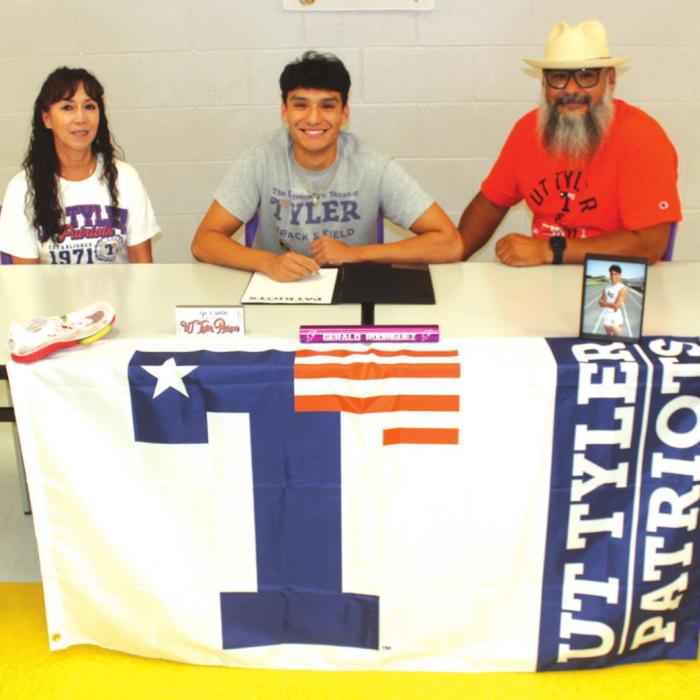 Three La Grange Leps Ink College Sports Deals