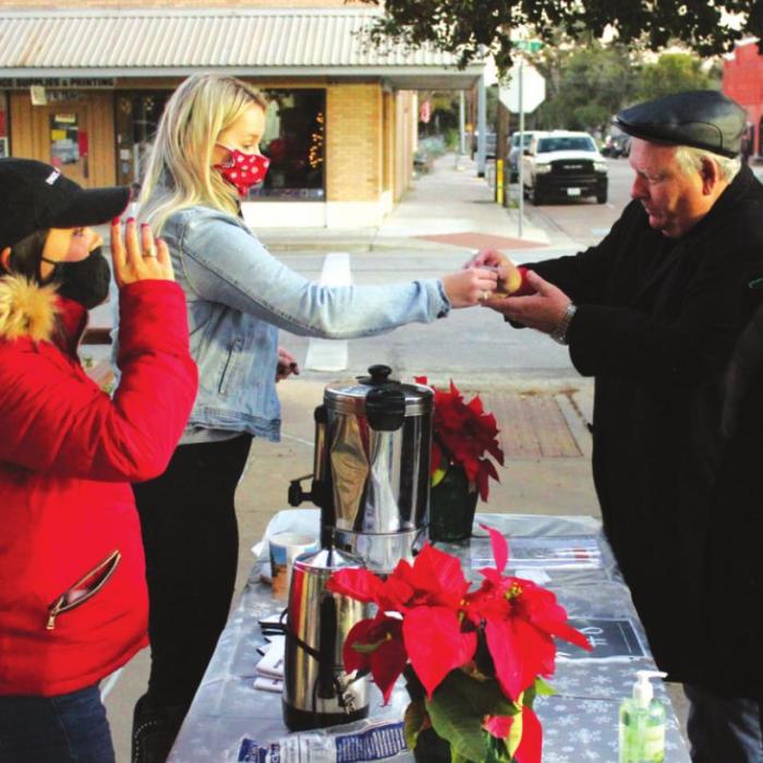 Christmas Season in La Grange Kicked Off By Some 700-Plus at Schmeckenfest