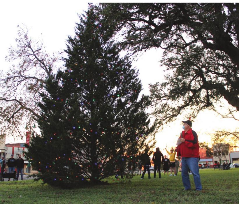 Christmas Season in La Grange Kicked Off By Some 700-Plus at Schmeckenfest