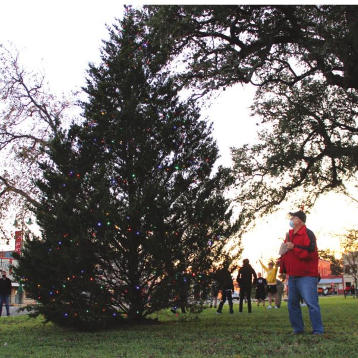 Christmas Season in La Grange Kicked Off By Some 700-Plus at Schmeckenfest