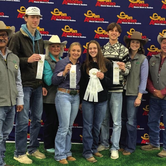4-H Members Compete in Dairy Judging