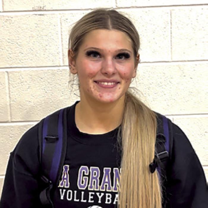 La Grange volleyball player Ashtyn Smith