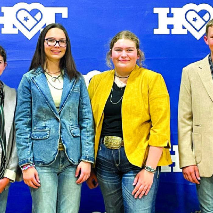 Senior Team: Laramie Laake, Tatum Fritsch, Rheagan Karisch, and Holden Holub.