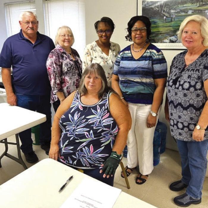 Recently, Mayor Jan Dockery delivered the Oath of Office to the La Grange Housing Authority’s Board of Commissioners. Pictured from left to right, back row: Chairman William Roensch, Vice-Chairman Traci Franke, Mayor Dockery, Commissioner Debra McNeil, Commissioner Barbara Conti and front row, Commissioner Joy Robinson. The Executive Director for the Housing Authority is Gene Jaster.