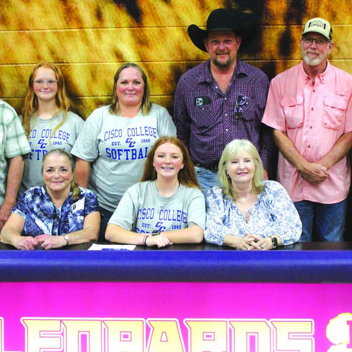 Schroeder Signs With Cisco for Softball