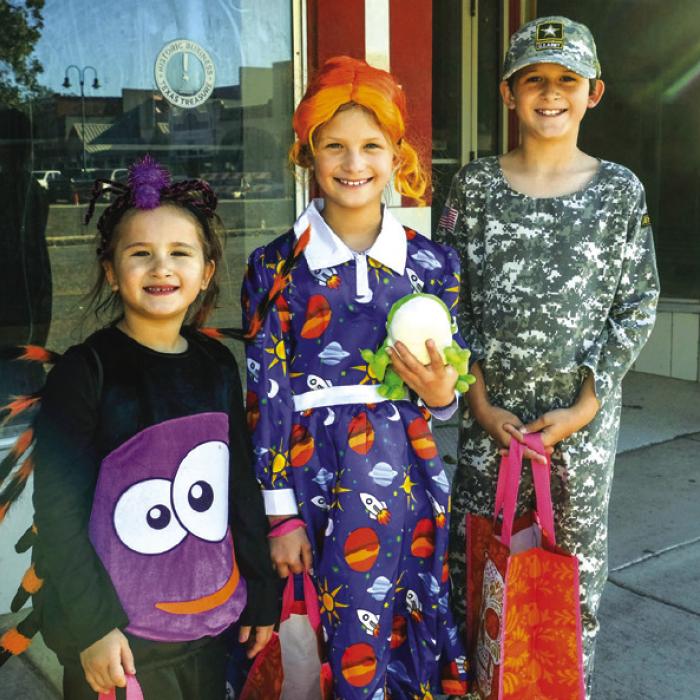 1,500 Trick-or-Treaters Pack Courthouse Square