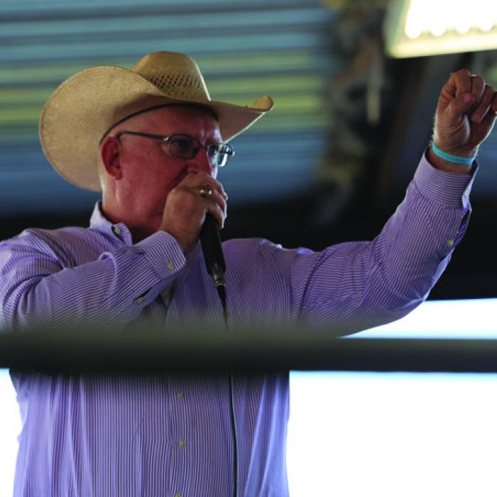 Auctioneer Lee Fritsch