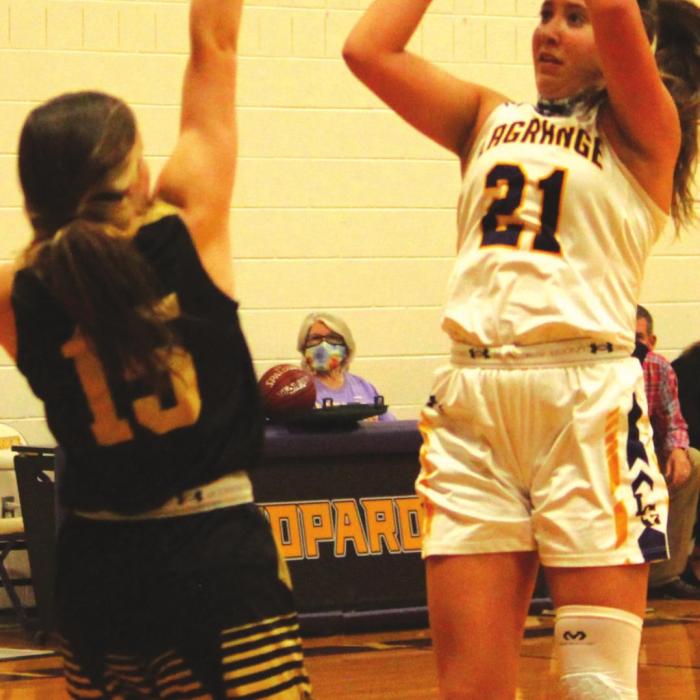 La Grange’s Maddi Fritz shoots over a Giddings player in Wednesday’s victory. Photo by Jeff Wick