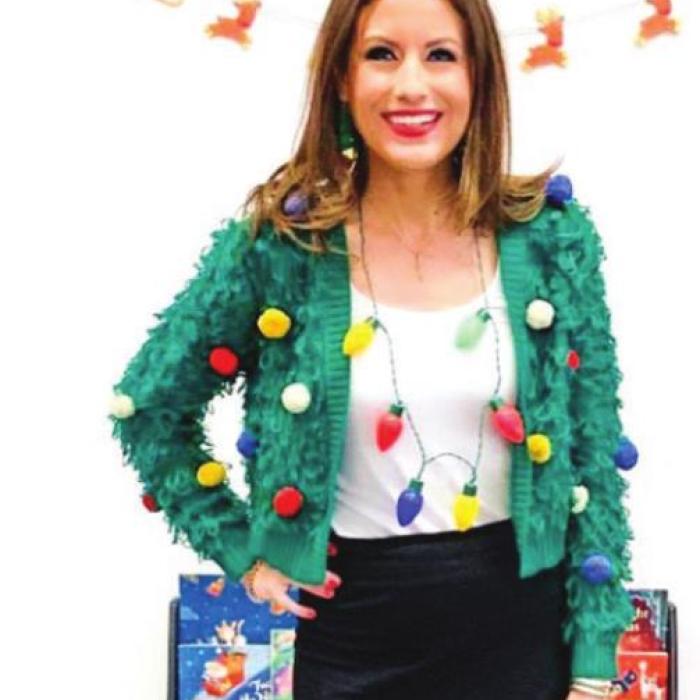 Her “Oh Christmas Tree” Day Outfit