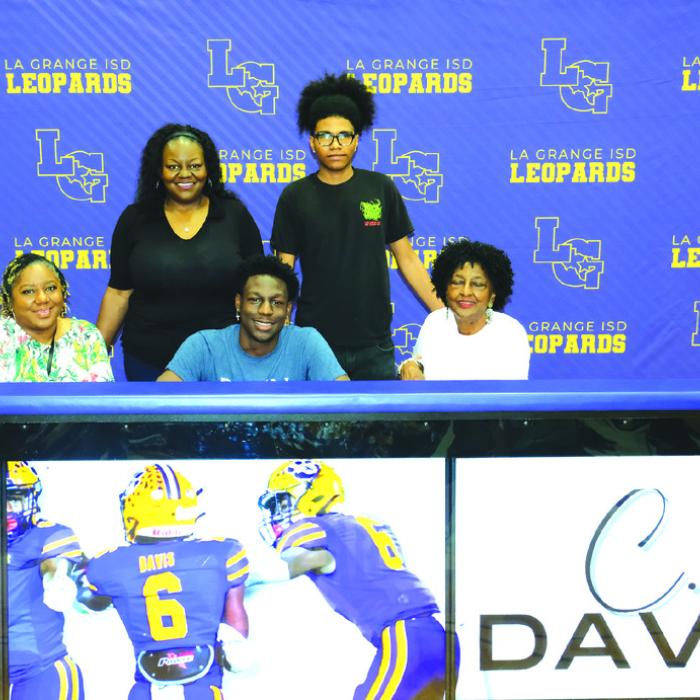 Davis to Play Football for Blinn