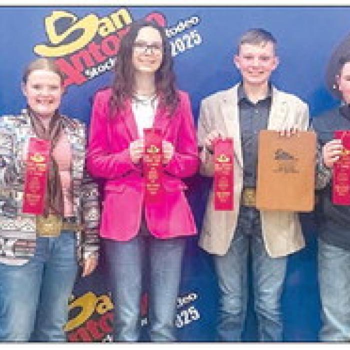 Reserve Champion Junior Team: Coach JoJo Carrales, Kaisley Janecka, Tatum Fritsch, Holden Holub, Abraham McBride and Coach Kaci Carrales.