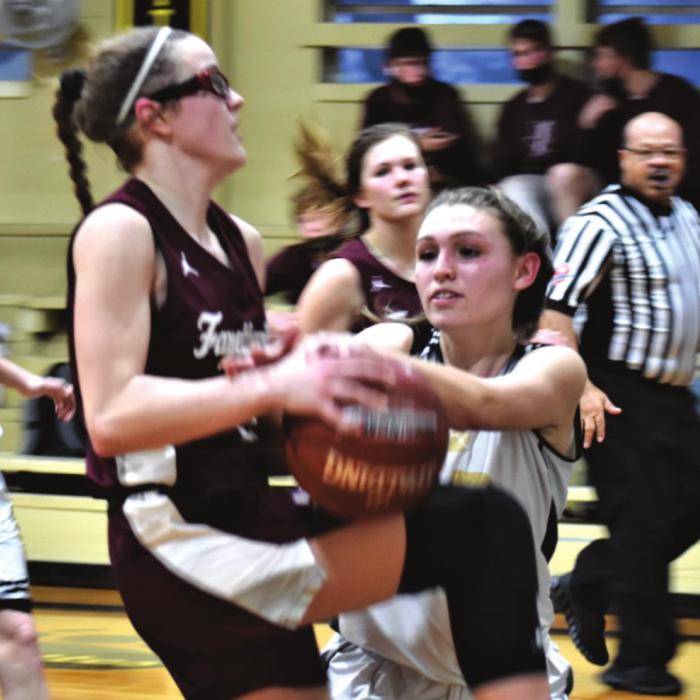 Fayetteville Sweeps RT-C in District Doubleheader