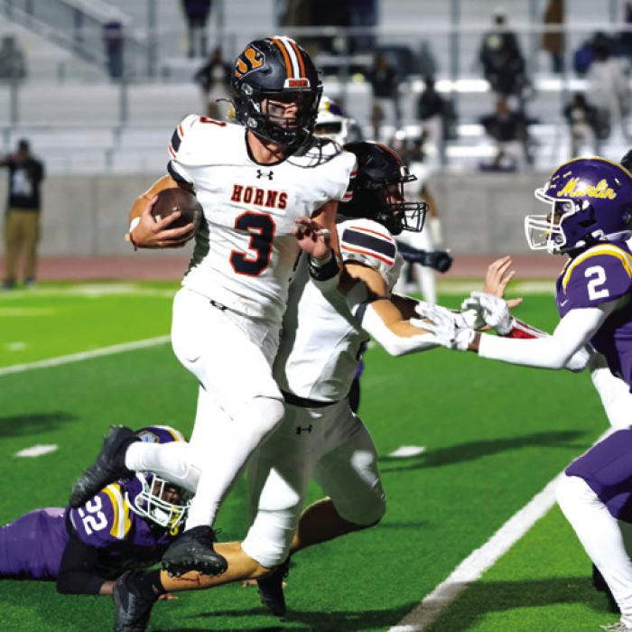 Schulenburg quarterback Aaron Janecek runs for a touchdown in the fourth quarter Friday. Photo by Andy Behlen