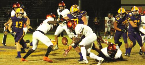 La Grange’s Football Season Comes to An End in Loss to Smithville