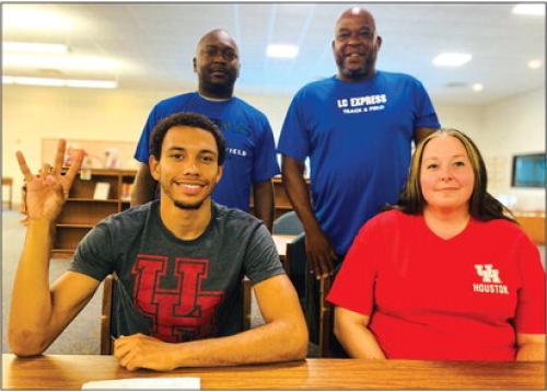 Trey East Signs to Run Track  For University of Houston