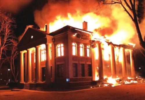 The Mason County courthouse burned on a massive Friday.