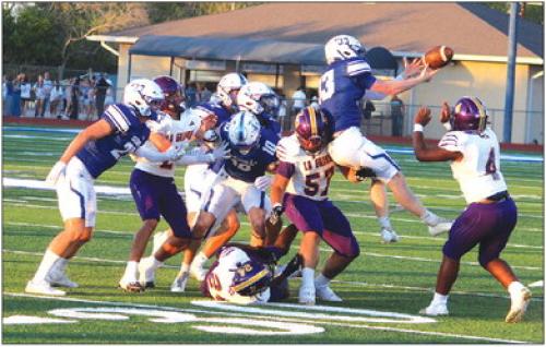 La Vernia Keeps Leps Winless