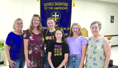 Pictured from left: Sarah Koehl (Regent), Lori Kallus, Kenlie Kallus, Krislee Kallus, Kirtley Kallus, Shirley Macik (Local Education Chairman. Not pictured: Brenda Fietsam, Shannon Fietsam, Dianna Kallus.