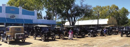 Fayette County Visited by Texas ‘T’ Party
