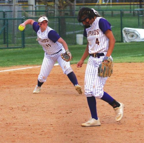 Lady Leps Bomb Giddings in Softball