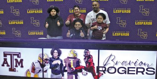 Bravion Rogers Makes It Official With Texas A&M