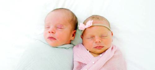 Twins Born to Cummins Family