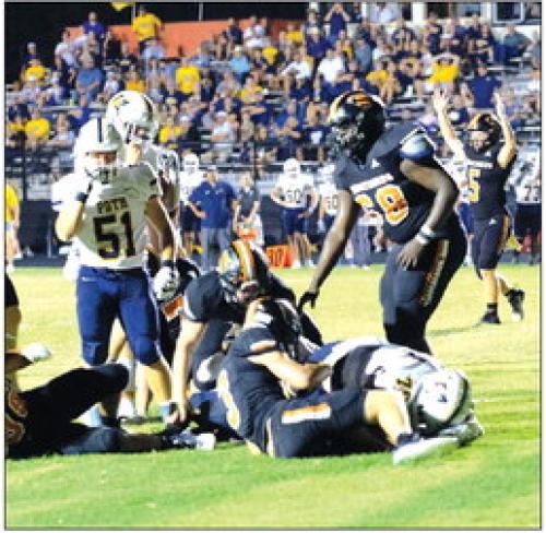 Schulenburg’s only score of the game came on a QB keeper by Aaron Janecek in the third quarter. Photos by Andy Behlen